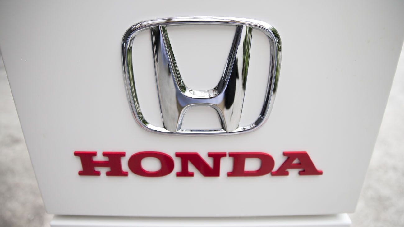 Honda golpea industria automotriz británica con cierre de planta