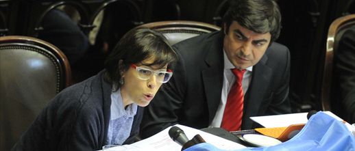 Medios españoles hablan de "expolio" de YPF y adoptan a Laura Alonso como su diputada