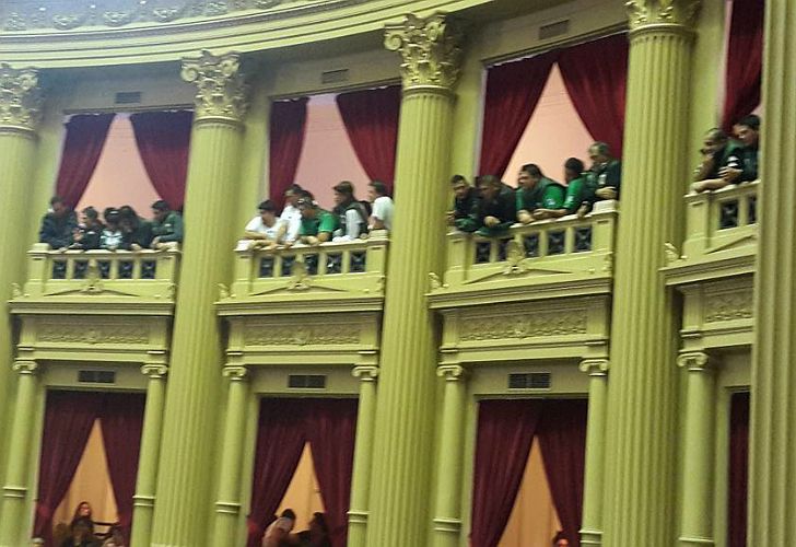 Miembros de SMATA incomodan a la oposición en Diputados