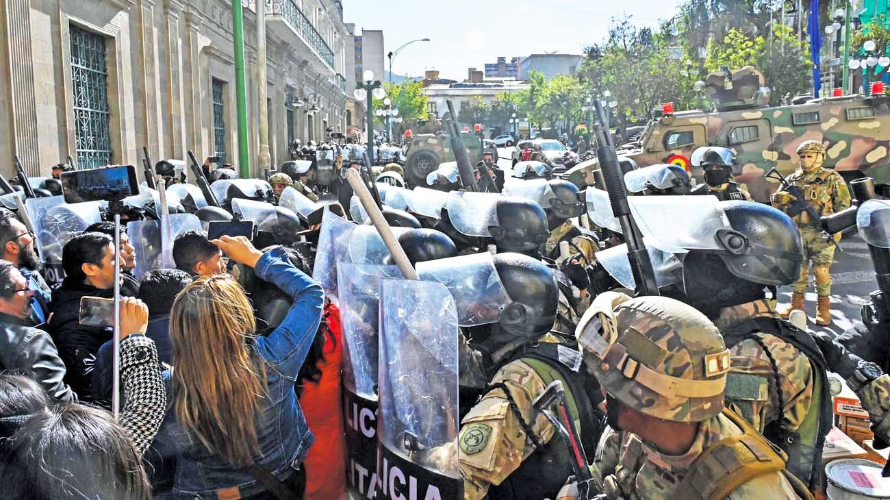 La erosión global de los estándares democráticos