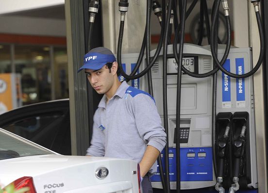 YPF aumentó las naftas en un 3%