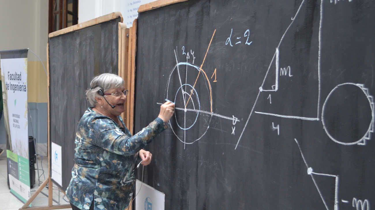 La youtuber de las matemáticas: María Inés Baragatti tiene 75 años y supera el millón de visitas