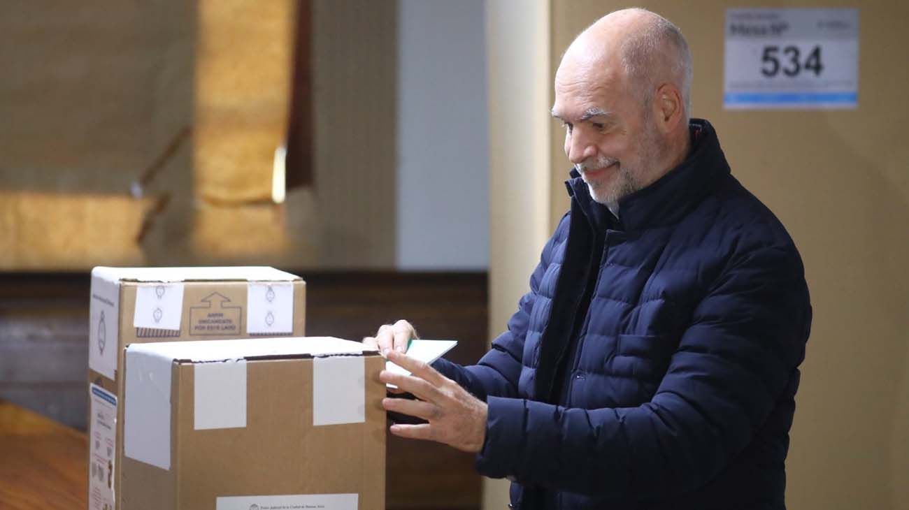 Rodríguez Larreta, en la Facultad de Derecho: "Con el voto se vuelve a fortalecer la democracia"