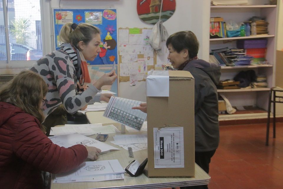Córdoba elige gobernador: La crónica de la mañana