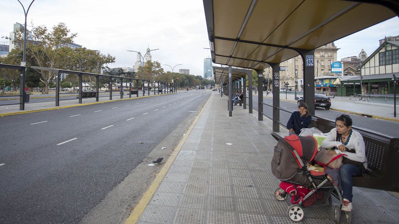 Cuáles son las líneas de colectivo que adhieren al paro del 30 de abril