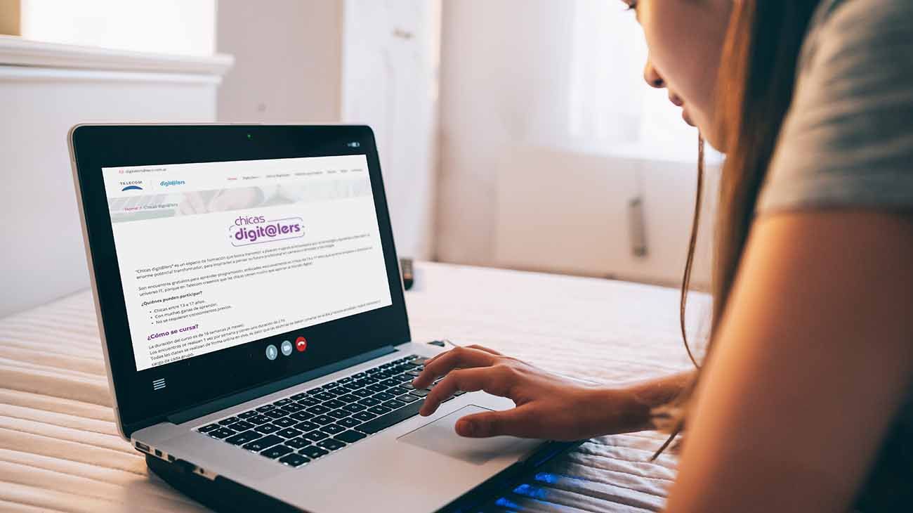 Telecom incentiva la vocación digital con el ciclo de charlas Mujeres Digit@lers
