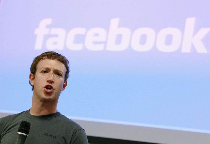 Facebook suma llamadas de voz a su chat al estilo Skype