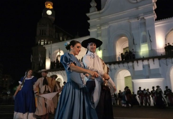 Con gran despliegue en la Plaza, comenzaron los festejos por la Semana de Mayo