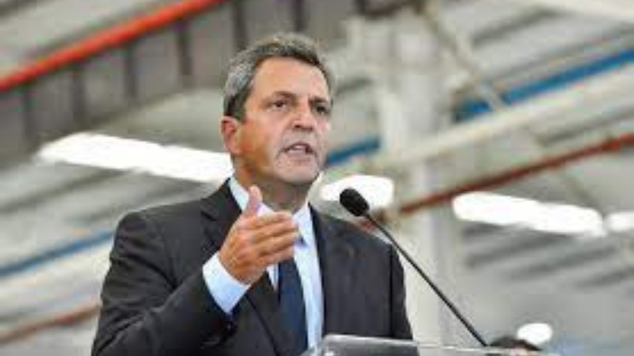 Expectativa por los anuncios de Sergio Massa