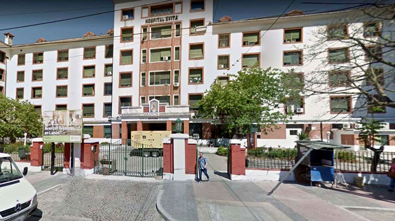 Camillero y paciente cayeron por hueco de ascensor en un hospital de Lanús