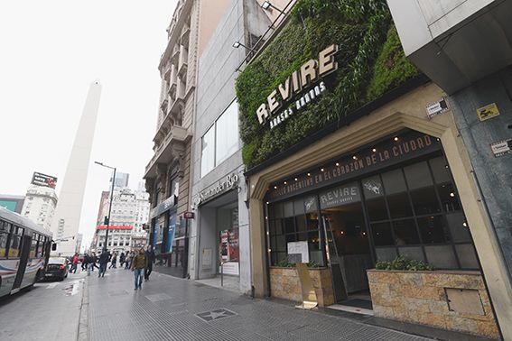 Revire Brasas Bravas en plena avenida Corrientes