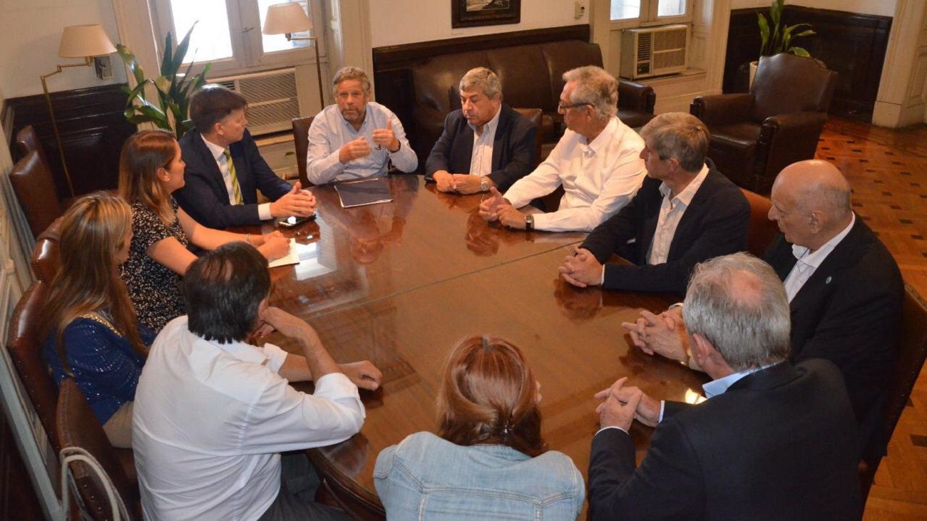 Fuerte respaldo de la UCR a Rubinstein, tras el cruce con Macri