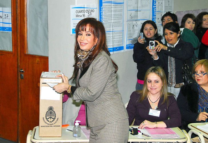 Cristina rozó la veda electoral cuando pidió "consolidar un modelo de país"