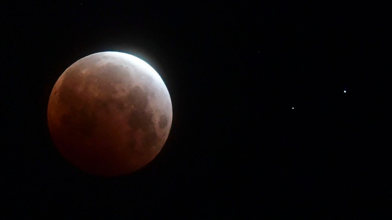 Espectáculo astronómico: las fotos de la Superluna y la Luna de Sangre