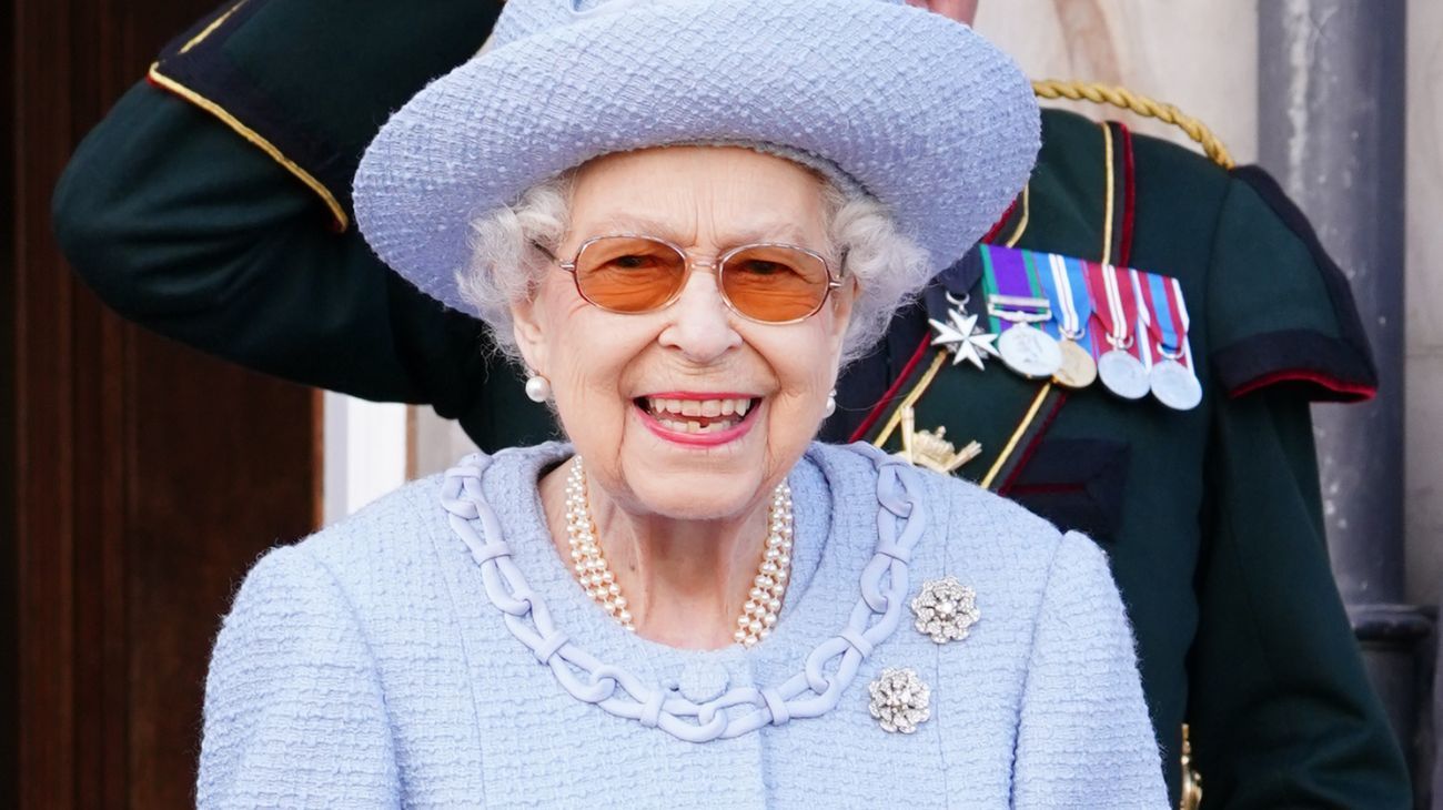 "Olas de dolor" y "profunda tristeza": las repercusiones por la muerte de la Reina Isabel II