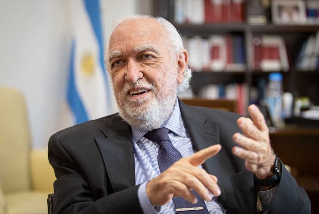 "Una afrenta inadmisible": Gil Lavedra le respondió a Milei por llamar “caranchos laborales” a los abogados