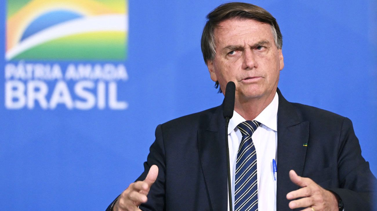 Bolsonaro insiste con sus críticas al sistema electoral