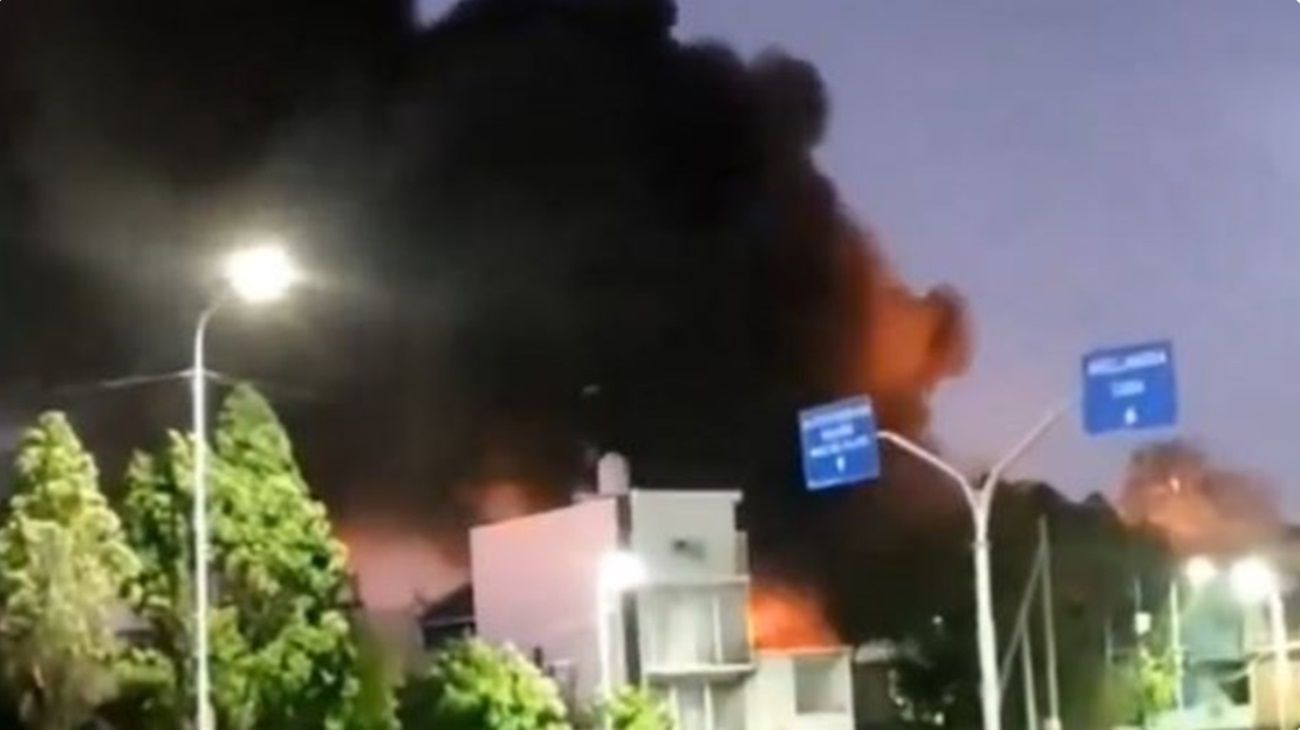 Se desató un alarmante incendio en Villa Domínico