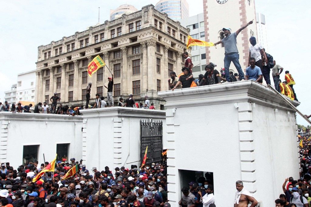 Sri Lanka, en llamas: tomaron la casa presidencial y se bañaron en la pileta