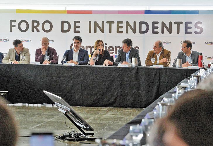 Vidal alentó a los jefes comunales en el inicio de la campaña