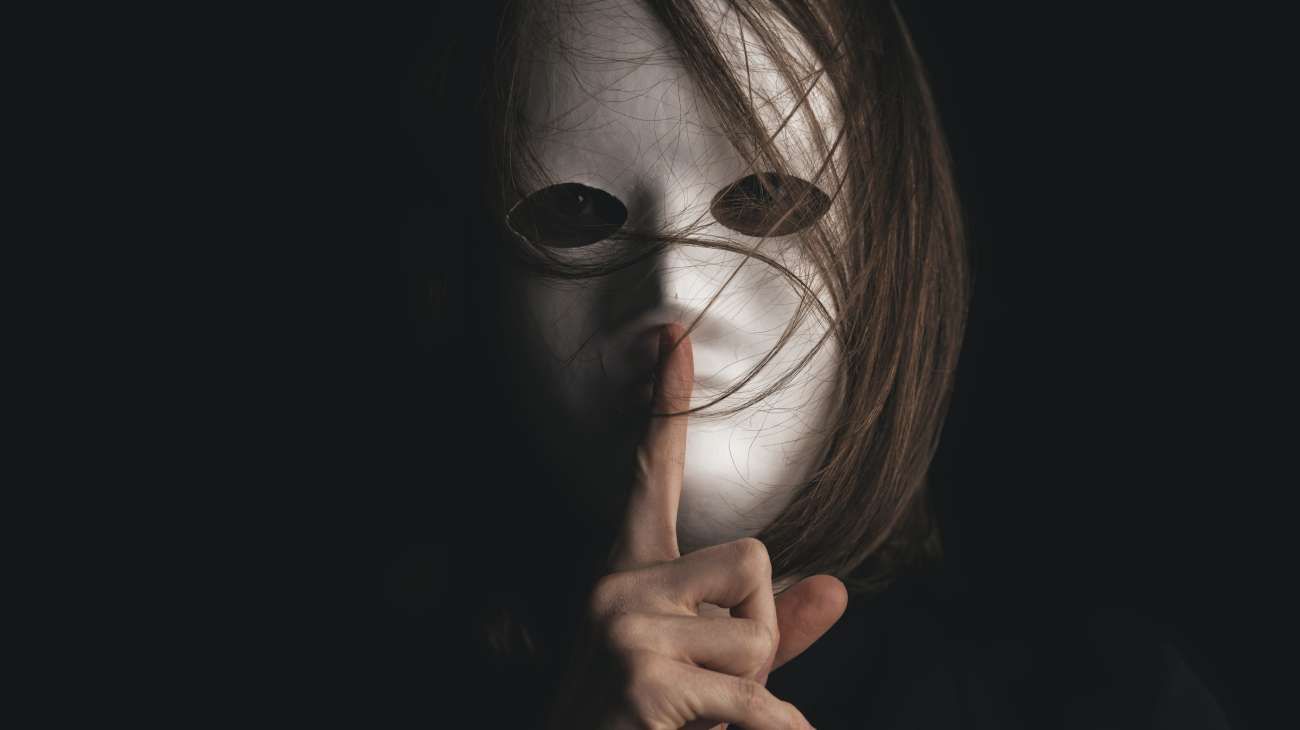 Silencio cómplice