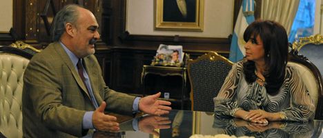 El correntino Colombi se enfrenta al Gobierno por una represa
