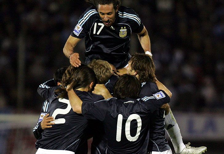 Argentina sufrió, pero venció 1-0 a Uruguay y sacó pasaje al Mundial