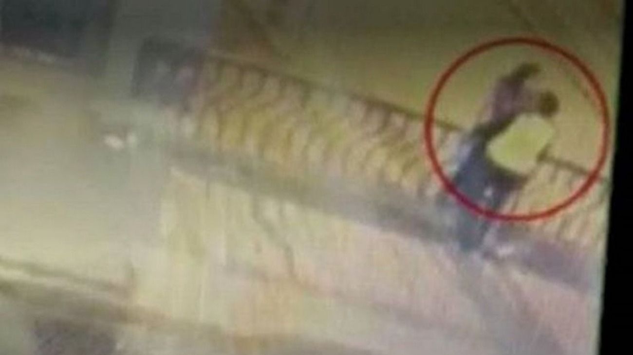 Perú: una pareja murió al caer de un puente mientras se besaban