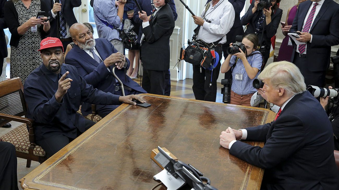 El rapero Kayne West se reunió con Trump y aseguró "es un héroe"