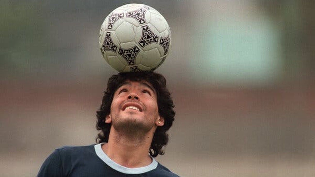 “Barrilete cósmico”: enviarán un satélite al espacio con mensajes para Diego Maradona
