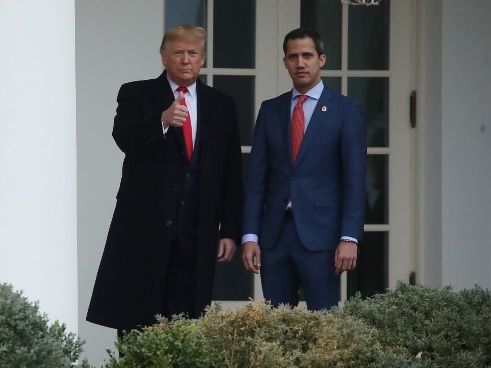 EE.UU. pide que tanto Maduro como Guaidó se hagan a un lado