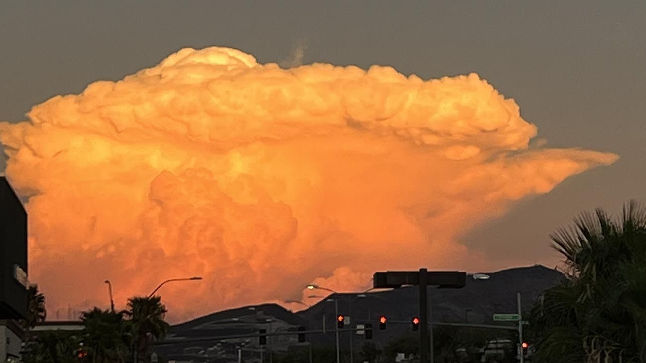 Pánico en Las Vegas por una nube en forma de hongo nuclear