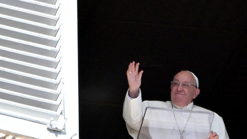 Papa Francisco: "Hay posturas ideológicas que terminan engendrando monstruos"