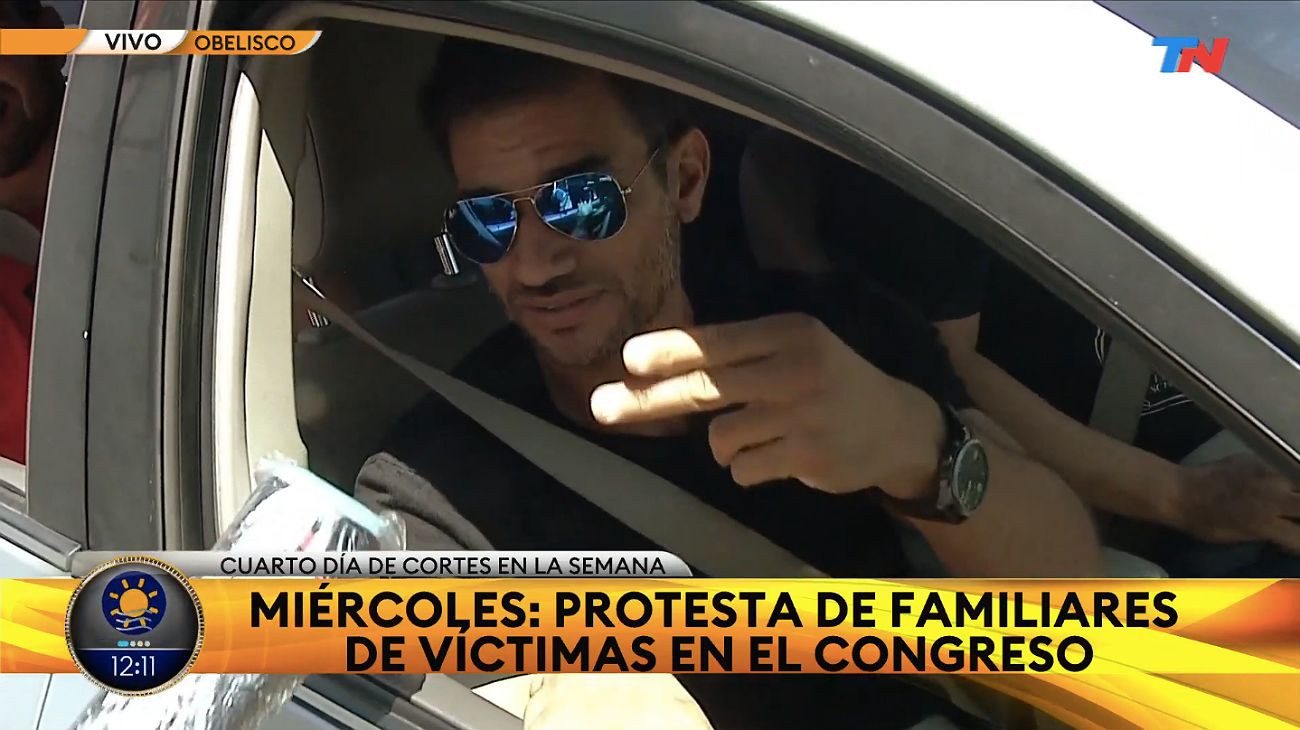 Divertido blooper en la cobertura de la marcha en el Centro porteño: "¿Quieren cortar?"