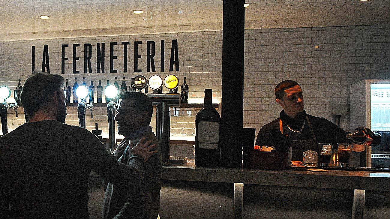 El fernet se reinventa en bares propios y con tragos de bartenders top