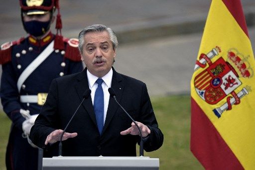 La innecesaria repetición del concepto "los argentinos venimos de los barcos"