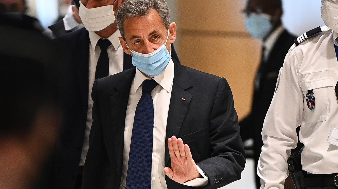Condenan a Nicolas Sarkozy a tres años de prisión por corrupción