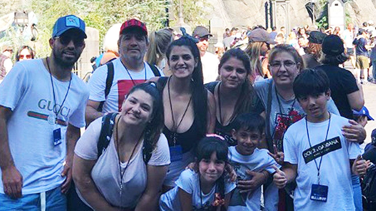 Kun Agüero descansa con su familia en California