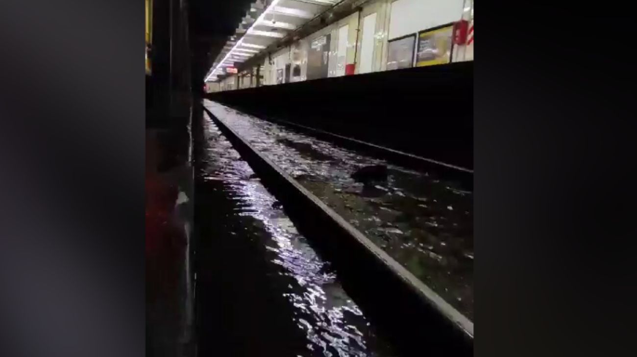 Por el diluvio, se inundó la combinación de las líneas A y C de subtes en Buenos Aires