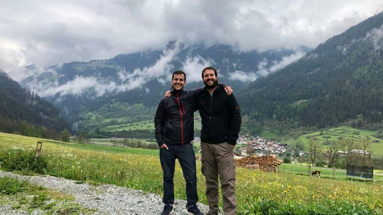 Quiénes son los jóvenes cordobeses que escracharon a Macri en Suiza