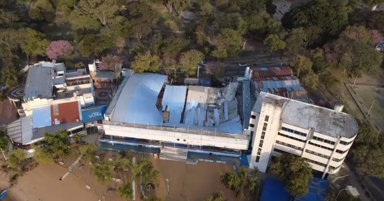 Corrientes: el derrumbe en el Club Regatas fue una "implosión del techo", según un funcionario municipal