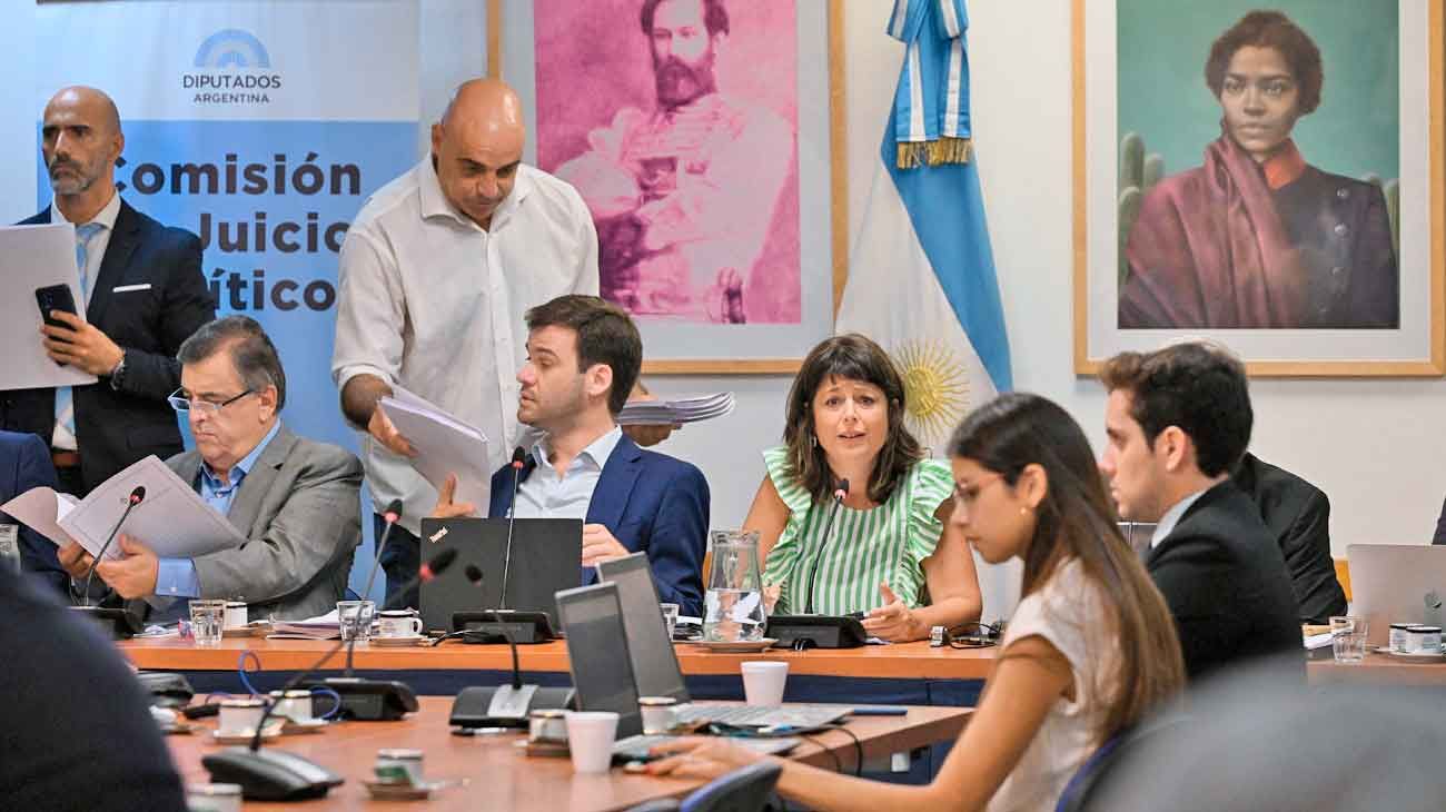El oficialismo estudia cómo destrabar el Congreso sin JxC