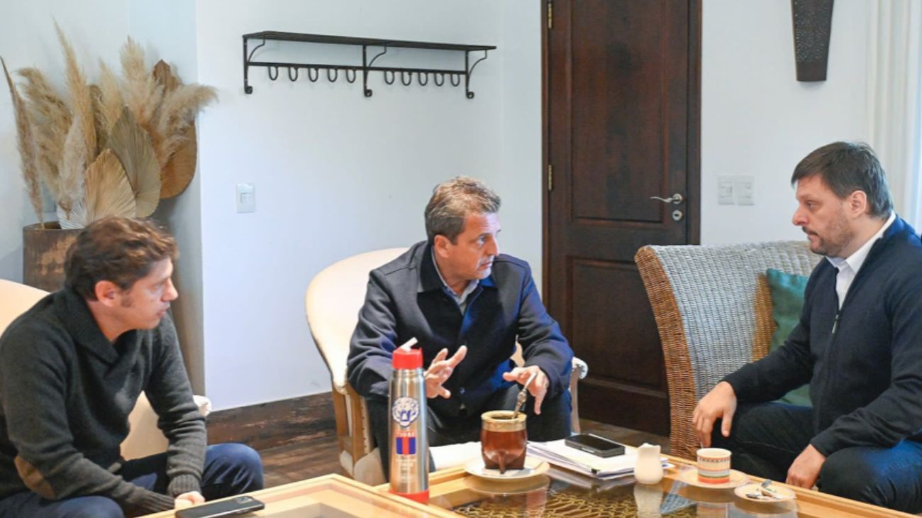Massa, Kicillof y Santoro se reunieron y evalúan la jornada electoral