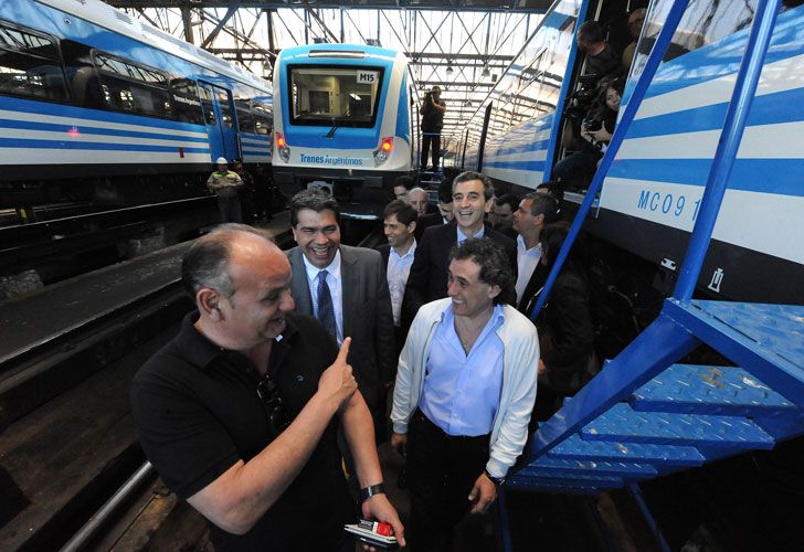 Randazzo: foto con funcionarios K para seguir peleándole la interna a Scioli