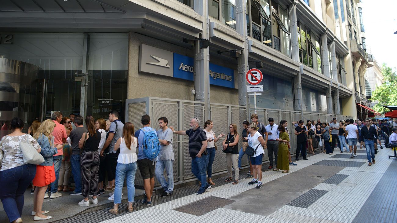 Aerolíneas reprogramó sus vuelos para repatriar a los argentinos en el exterior