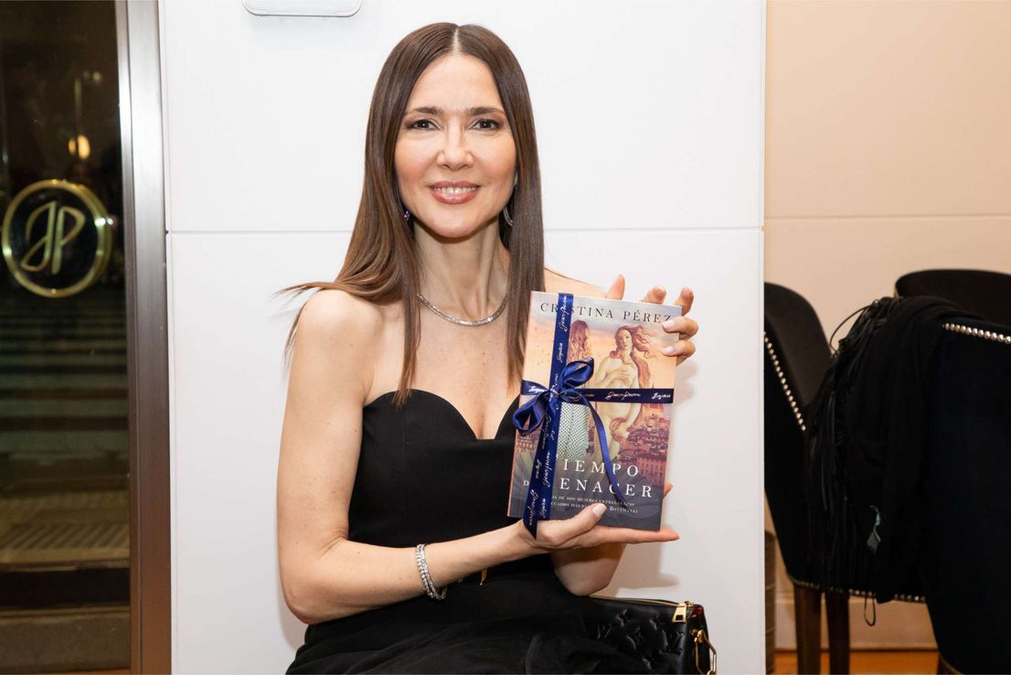 Entre diamantes y joyas de lujo, Cristina Pérez presentó su cuarta novela