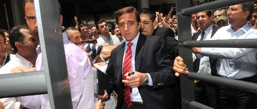 Randazzo despegó al Gobierno del allanamiento