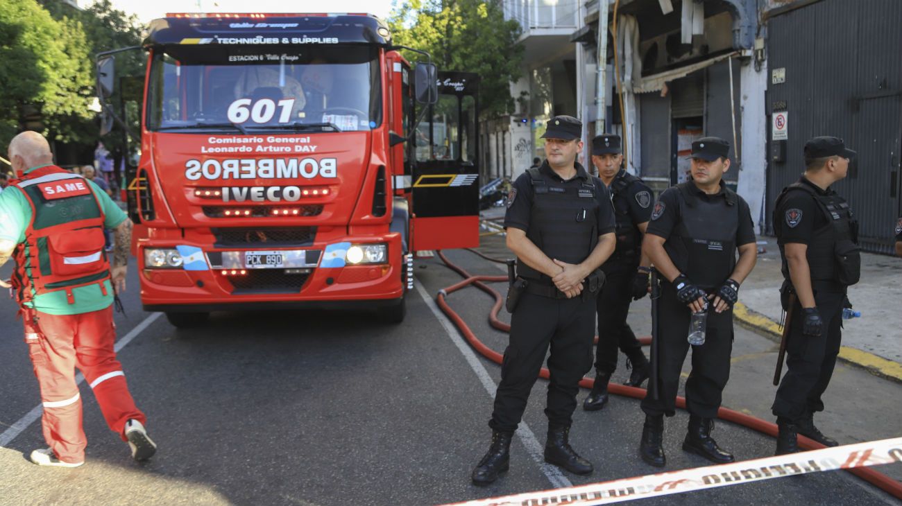 Se incendió un supermercado chino en Palermo: murió una mujer que quedó atrapada