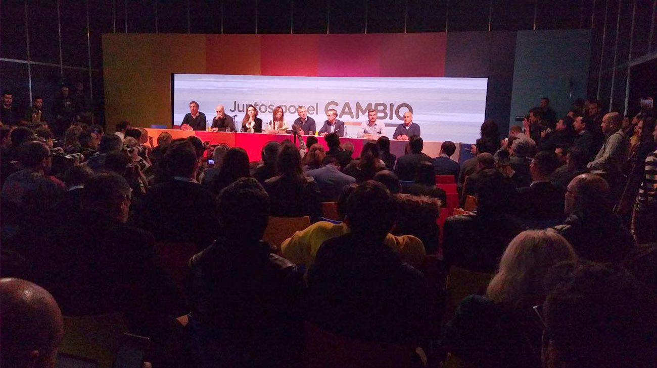 El búnker de Cambiemos se vació en medio de un clima de velorio