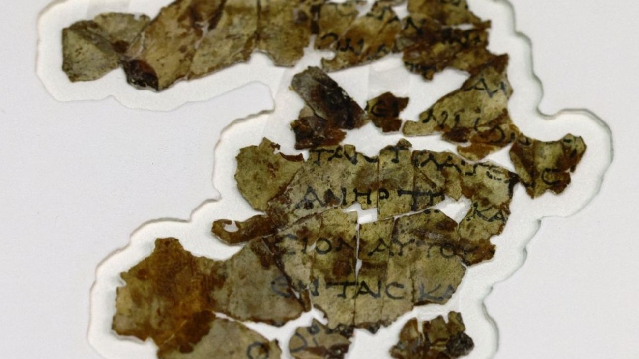 Israel: descubren fragmentos de un pergamino bíblico de 2 mil años de antigüedad